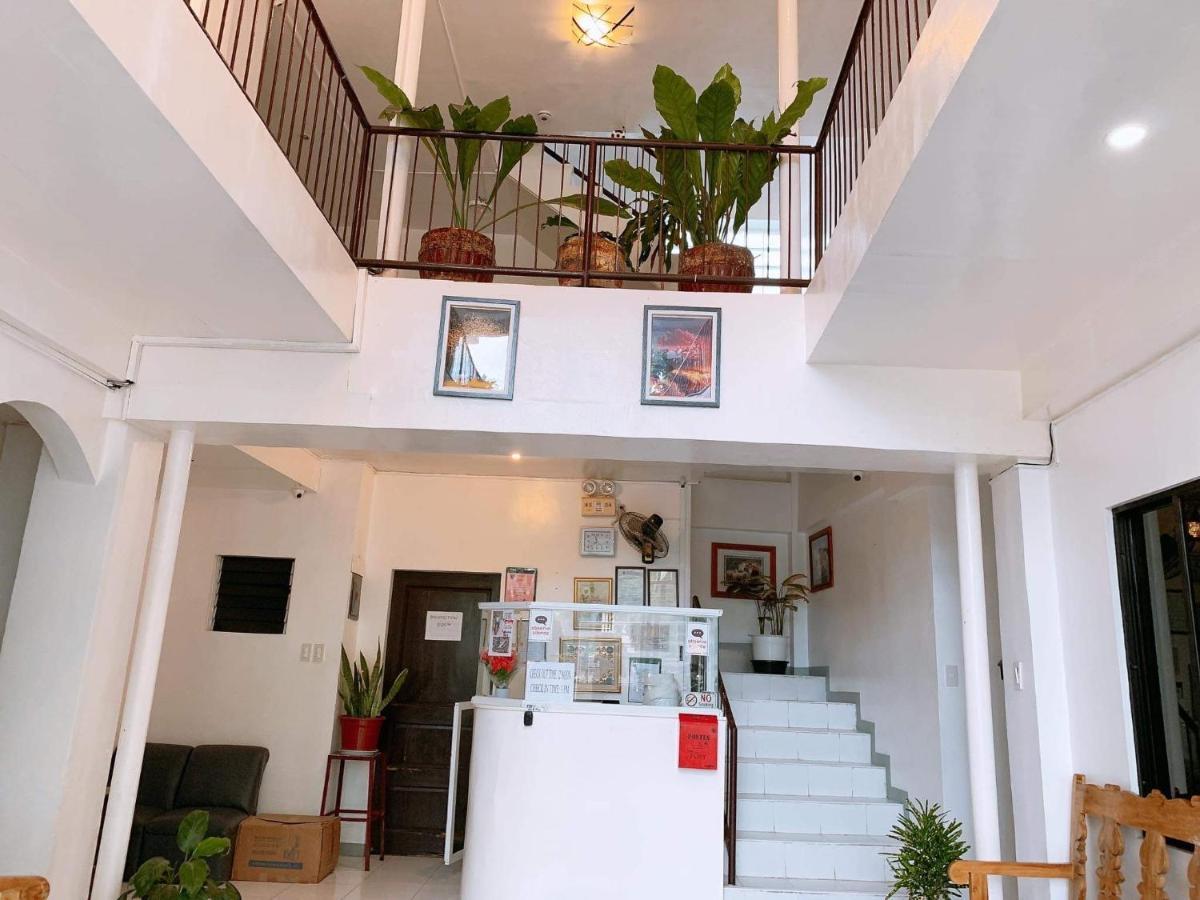 Luna Oslob Travellers Inn Exterior photo