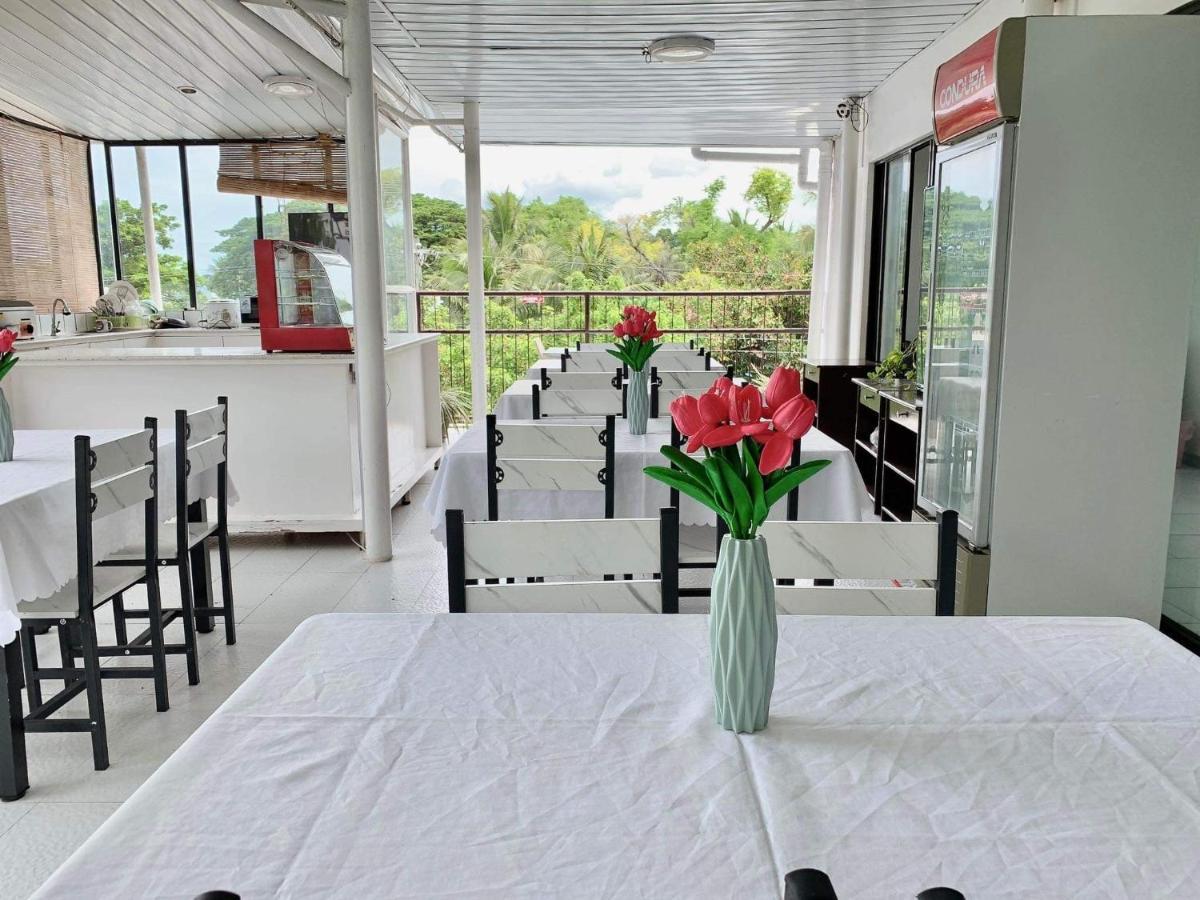 Luna Oslob Travellers Inn Exterior photo
