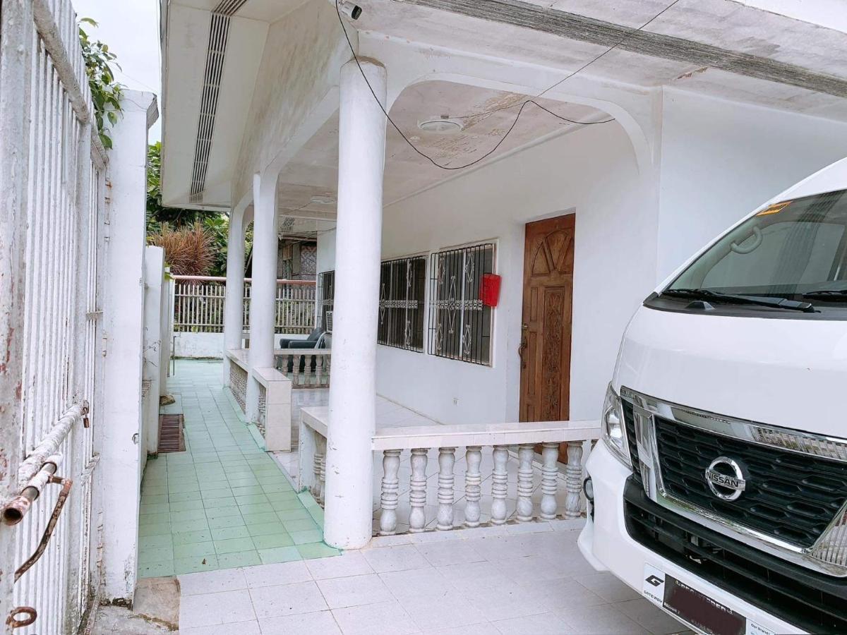 Luna Oslob Travellers Inn Exterior photo