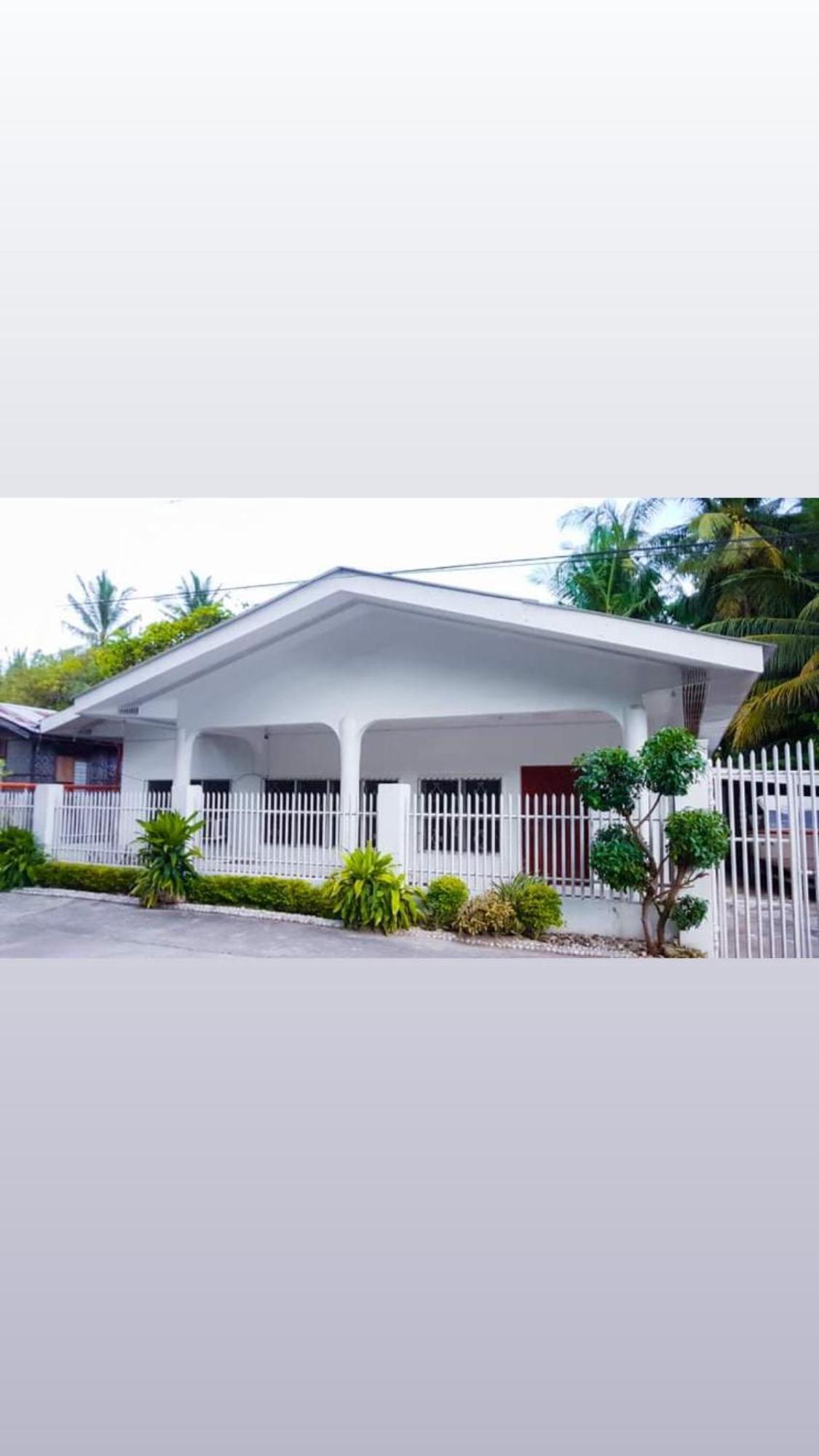 Luna Oslob Travellers Inn Exterior photo