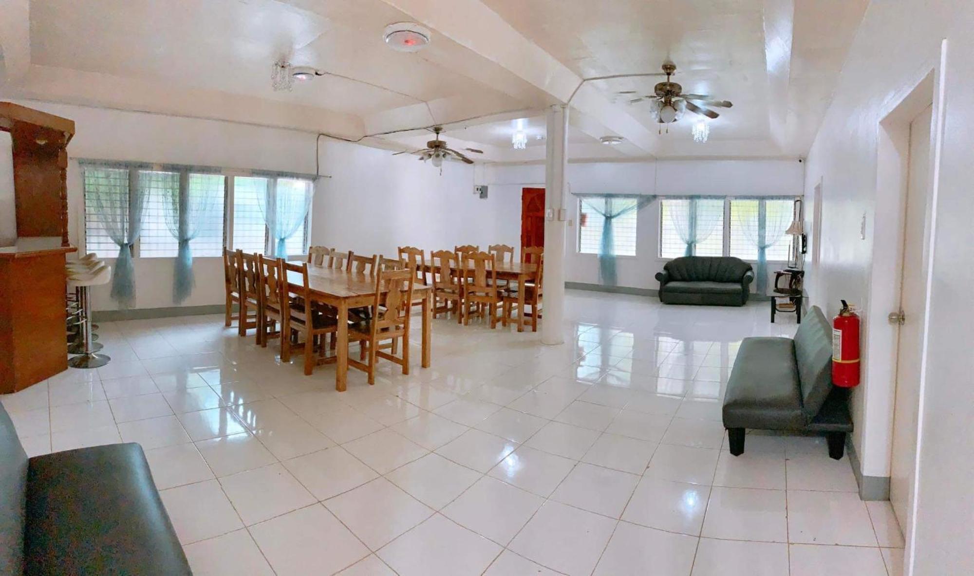 Luna Oslob Travellers Inn Exterior photo