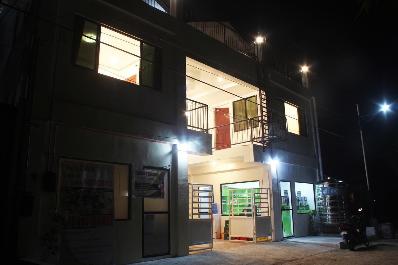 Luna Oslob Travellers Inn Exterior photo
