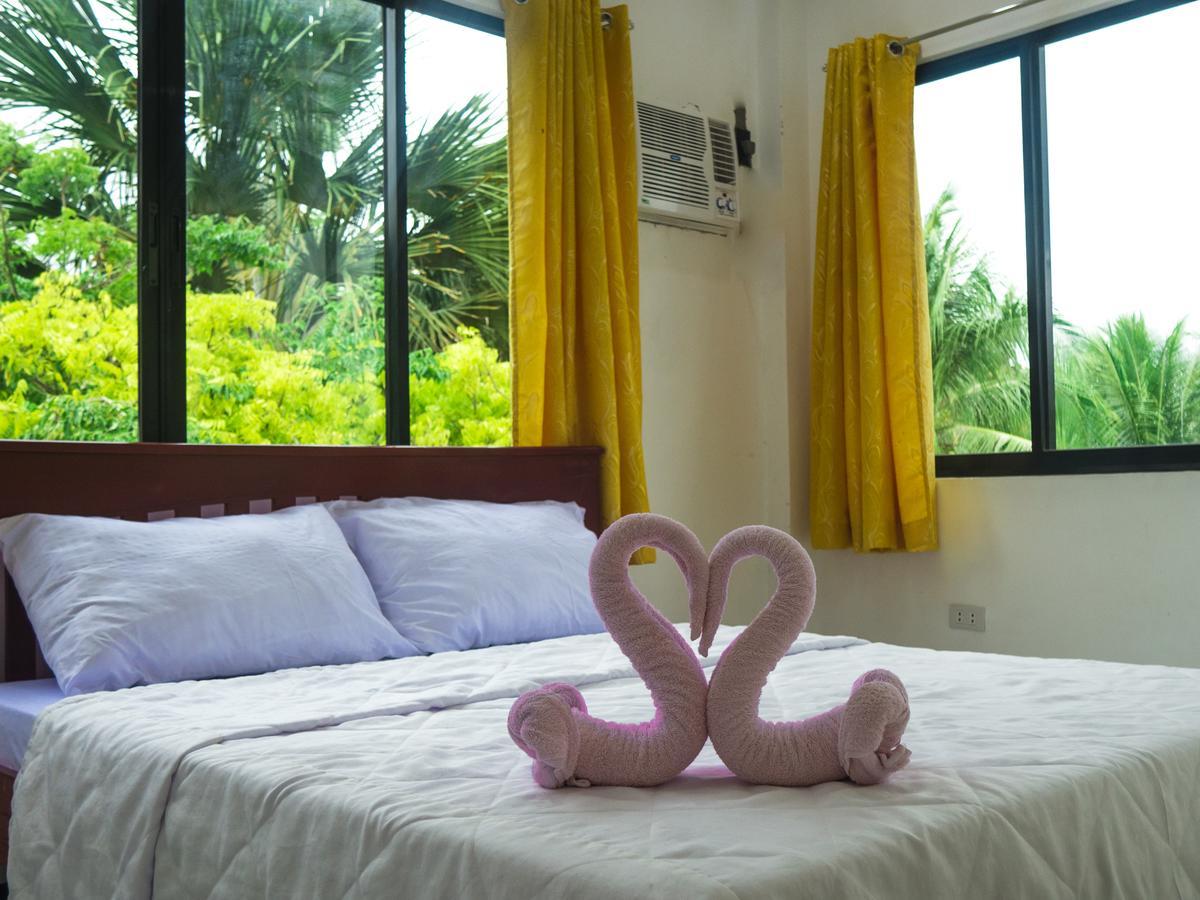 Luna Oslob Travellers Inn Exterior photo